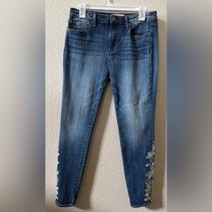 Driftwood (29) Jackie Embroidered Floral Leg Skinny Fit Jeans Inseam 26.5”